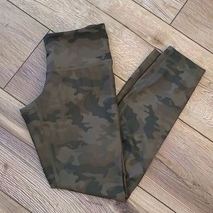 Lululemon Athletica Camo Leggings T3